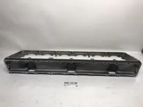 568-10740 Cummins 3062607 1989 L10 Mechanical Valve Cover Base