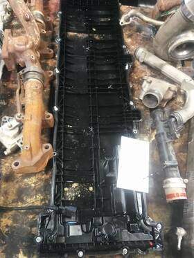 Detroit 2398265 Replaces A4720105430 Dd15 2018 Valve Cover 3651514
