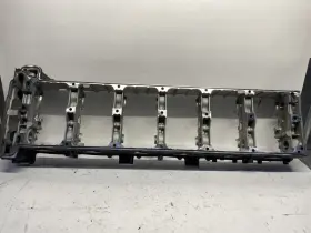 A4730502102 Detroit Diesel 2017 Dd15 Valve Cover Base 568-10859