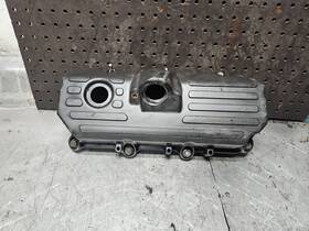 International 1844358c2 2009 Navistar Vt275 4.5l Valve Cover Assembly