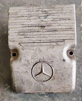 Mercedes Benz A4600100030 2003-2008 Om460la Diesel Engine Valve Cover Oem