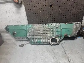 8170596 Volvo Ved12c Oil Cooler Cover